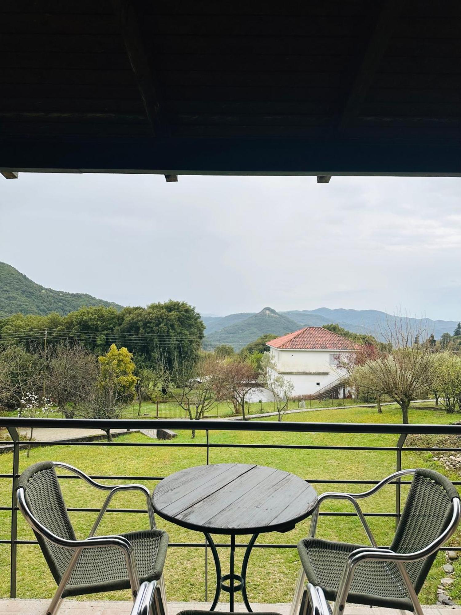 Panthoron Tzoumerka Spirits Vourgareli Bagian luar foto