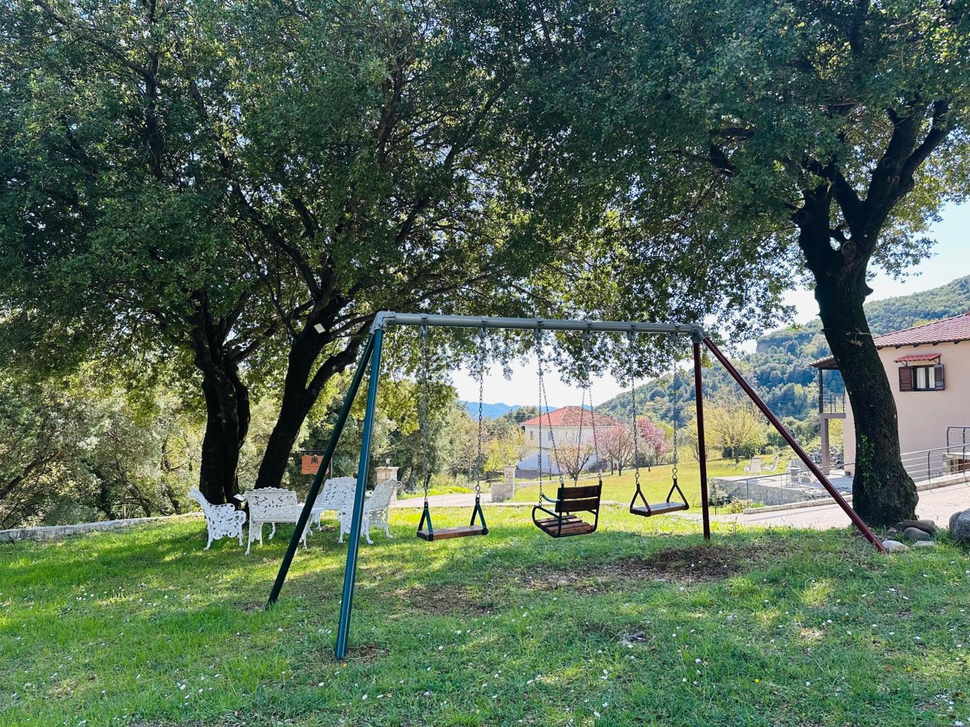Panthoron Tzoumerka Spirits Vourgareli Bagian luar foto