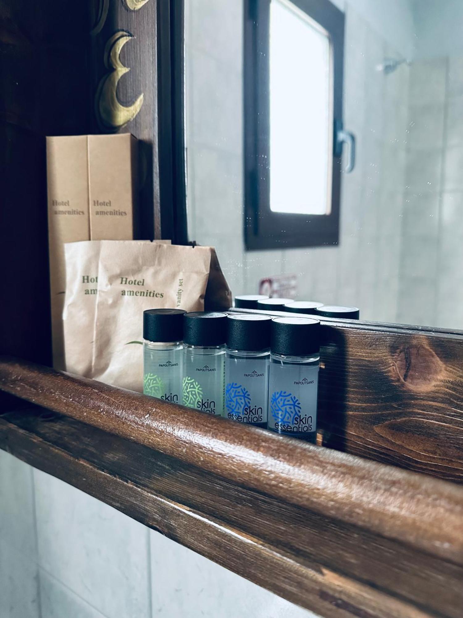 Panthoron Tzoumerka Spirits Vourgareli Bagian luar foto